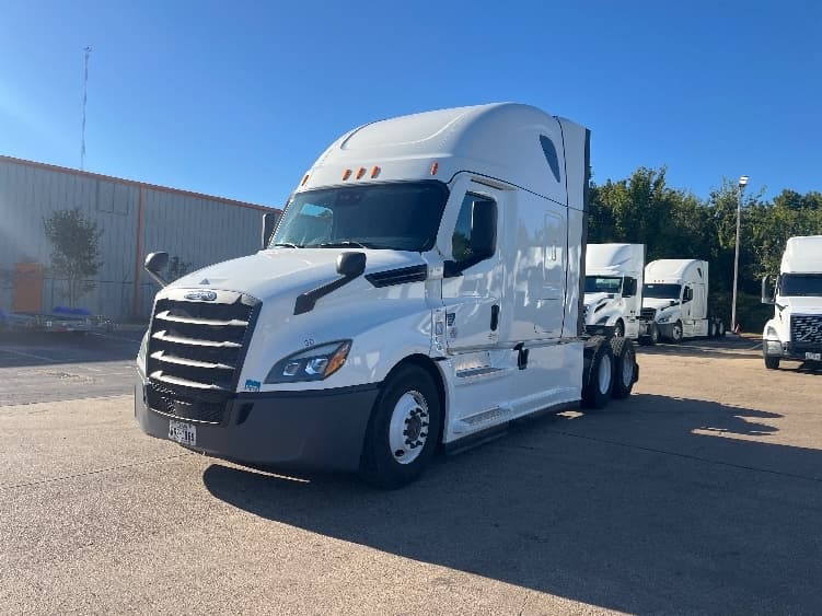 2022 Freightliner Cascadia in Brenham, TX — photo 3