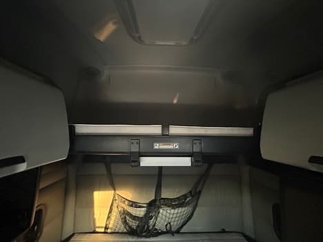 2022 Freightliner Cascadia in Indianapolis, IN — photo 9