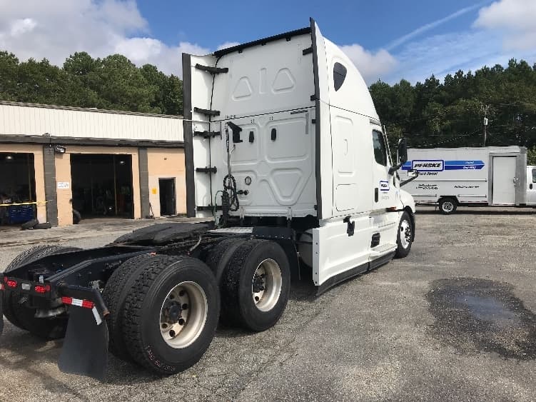 2022 Freightliner Cascadia in Newport News, VA — photo 7