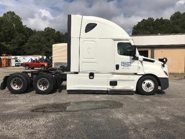 2022 Freightliner Cascadia in Newport News, VA — photo 8