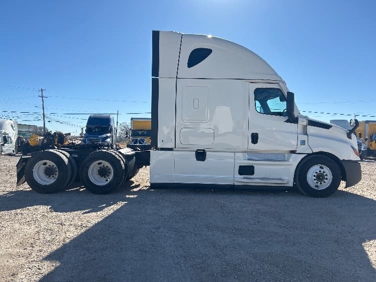 2022 Freightliner Cascadia in Amarillo, TX — photo 8
