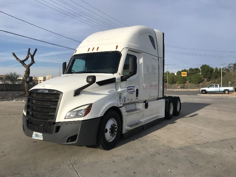 2022 Freightliner Cascadia in Fontana, CA — photo 3