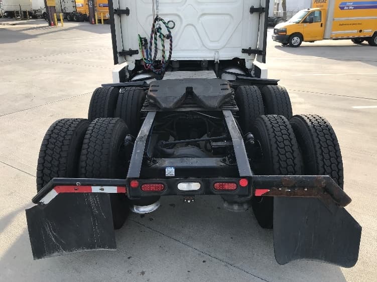 2022 Freightliner Cascadia in Fontana, CA — photo 6