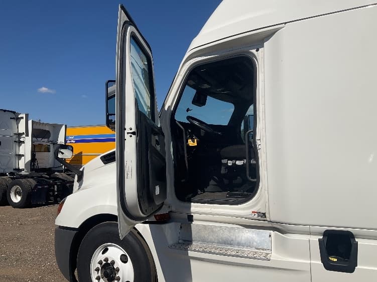 2022 Freightliner Cascadia in Augusta, GA — photo 9