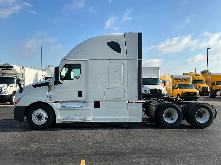 2022 Freightliner Cascadia in Piqua, OH — photo 4