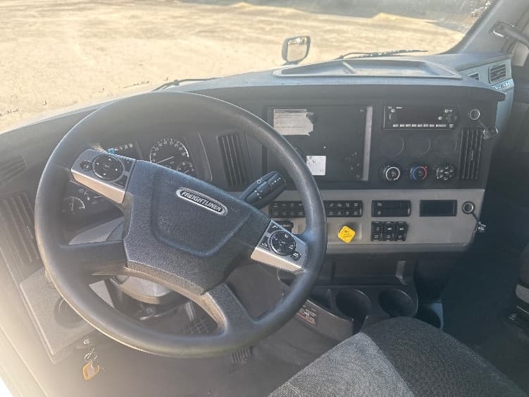2022 Freightliner Cascadia in Atlanta (Conyers), GA — photo 10