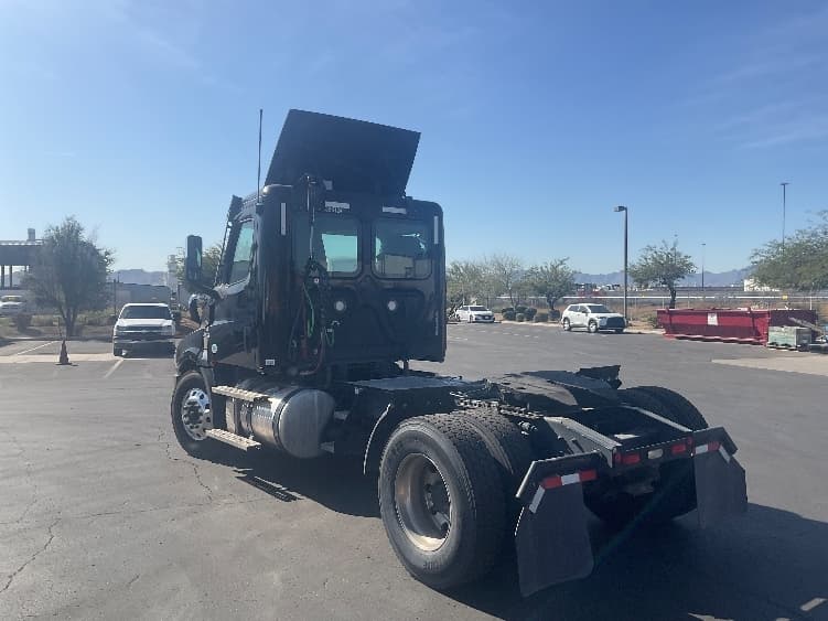 2021 Freightliner in Phoenix, AZ — photo 5