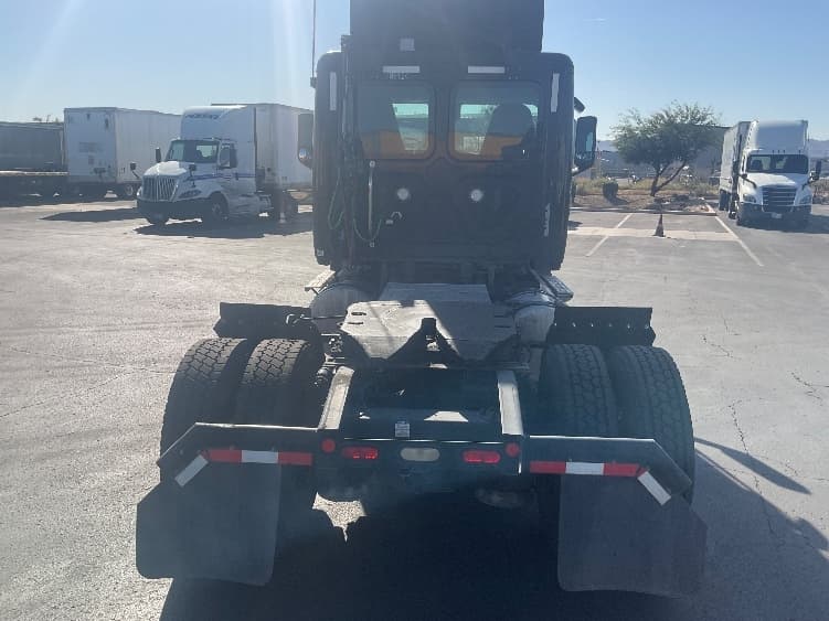 2021 Freightliner in Phoenix, AZ — photo 6