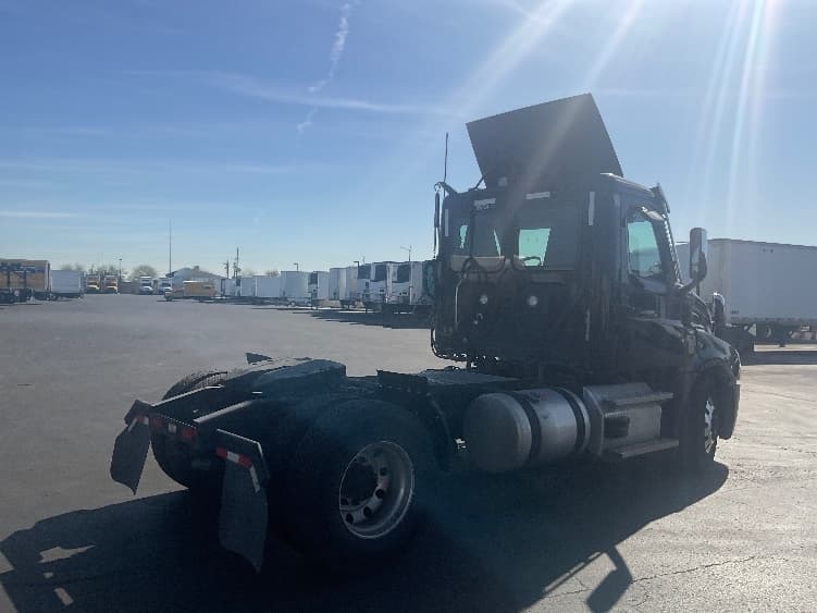 2021 Freightliner in Phoenix, AZ — photo 7