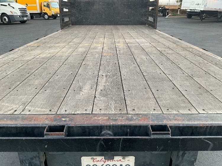 2021 Isuzu NRR in Torrance, CA — photo 10
