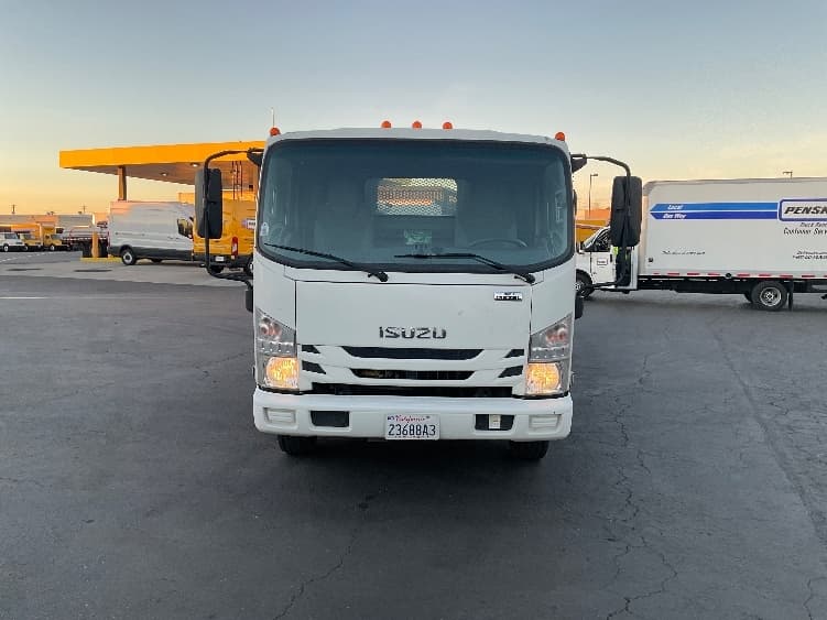2021 Isuzu NRR in Torrance, CA — photo 2