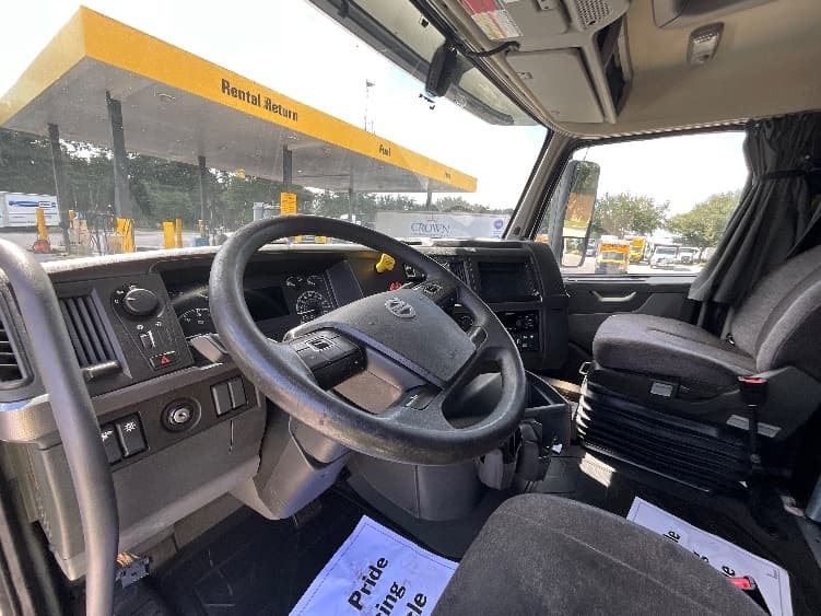 2022 Volvo VNL 760 in Tampa, FL — photo 10