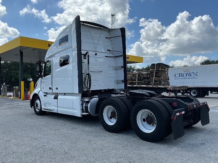 2022 Volvo VNL 760 in Tampa, FL — photo 5