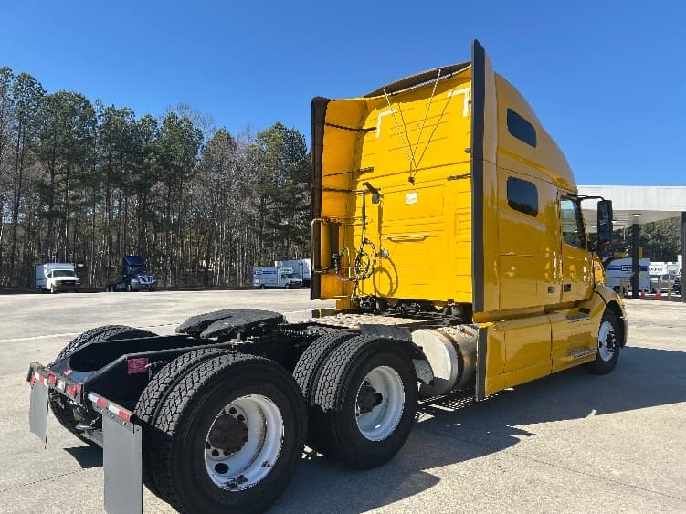 2022 Volvo VNL 760 in Kennesaw, GA — photo 7