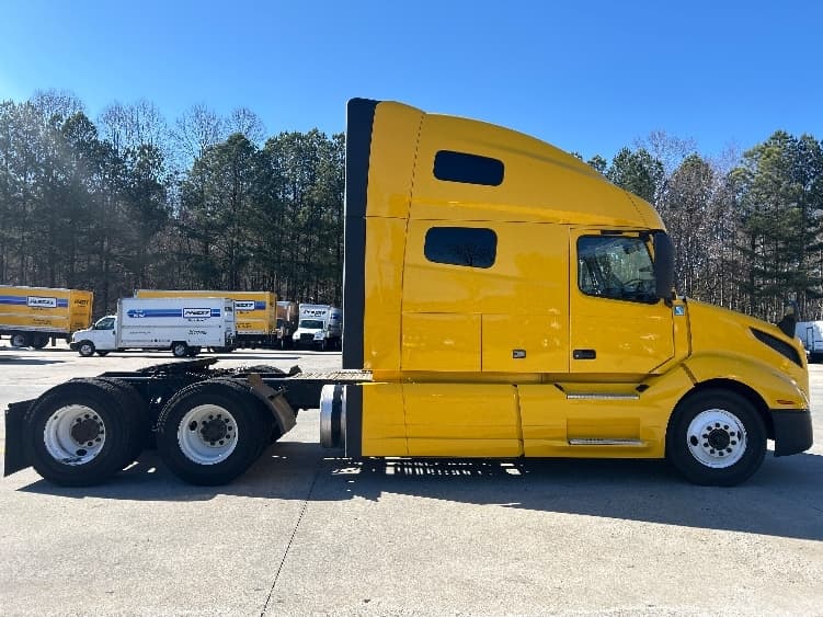 2022 Volvo VNL 760 in Kennesaw, GA — photo 8