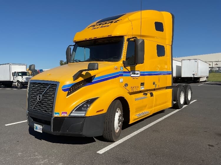 2022 Volvo VNL 760 in Philadelphia, PA — photo 3