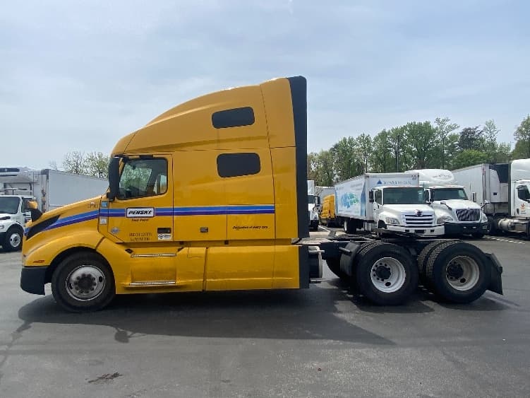 2022 Volvo VNL 760 in North Las Vegas, NV — photo 4