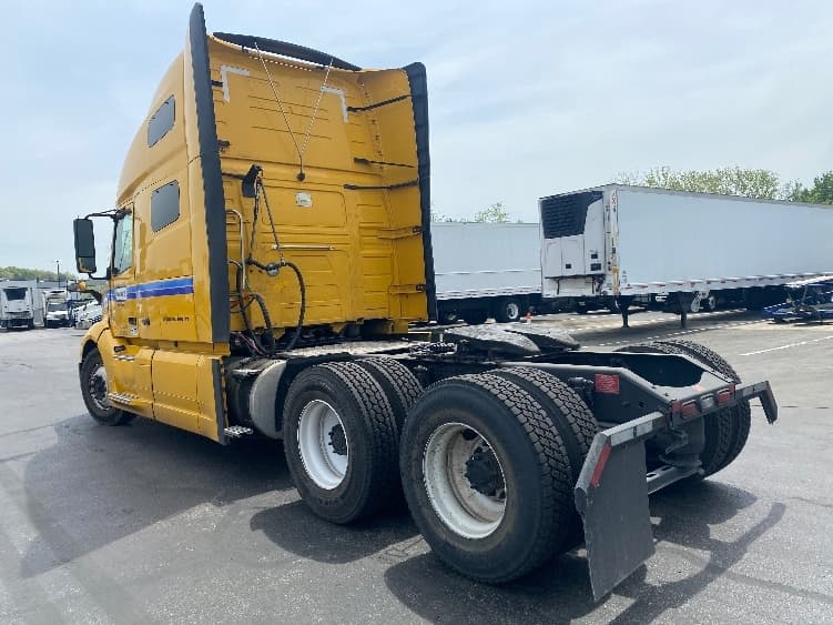 2022 Volvo VNL 760 in North Las Vegas, NV — photo 5