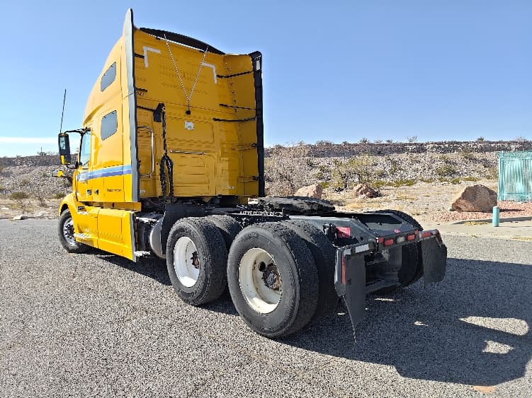 2022 Volvo VNL 760 in El Paso, TX — photo 5
