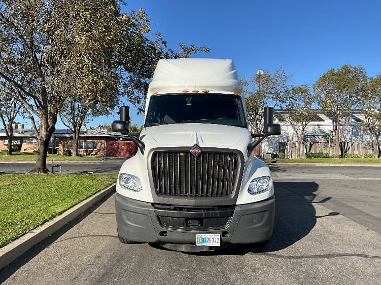 2022 International LT in San Leandro, CA — photo 2