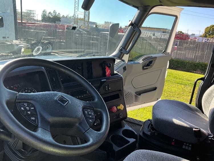 2022 International LT in San Leandro, CA — photo 9