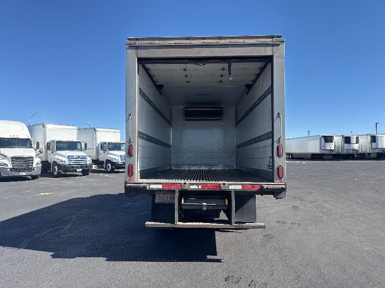 2021 Isuzu NRR in Greeley, CO — photo 8