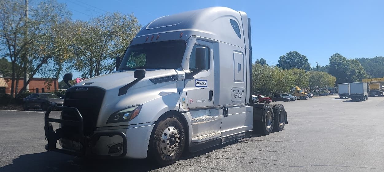 2021 Freightliner Cascadia in El Paso, TX — photo 3