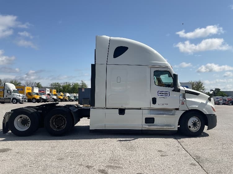 2021 Freightliner Cascadia in Moberly, MO — photo 8