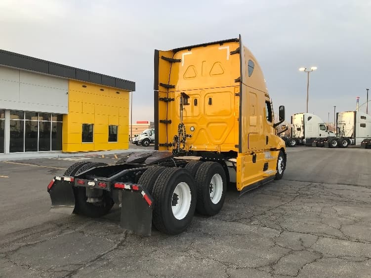 2022 Freightliner Cascadia in Kansas City, MO — photo 7