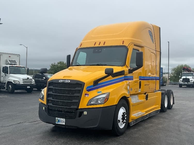 2022 Freightliner Cascadia in Springfield, MO — photo 3