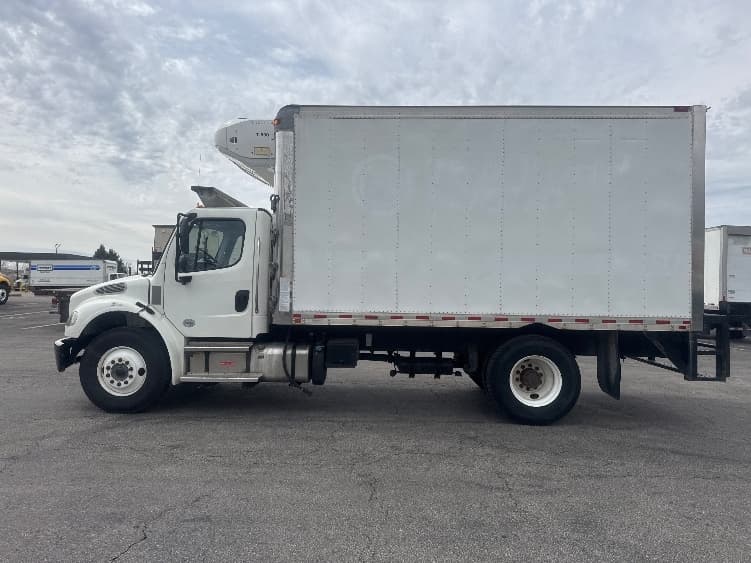 2021 Freightliner M2 106 in Gahanna, OH — photo 4