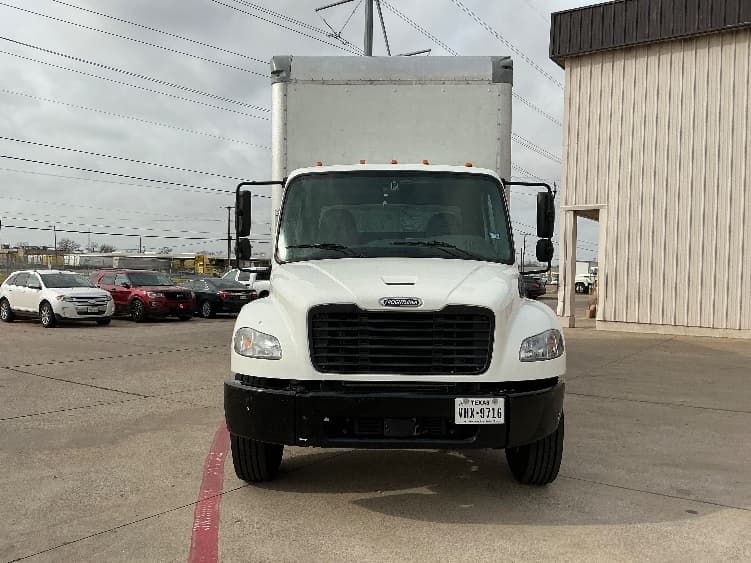 2022 Freightliner M2 106 in Dallas, TX — photo 2