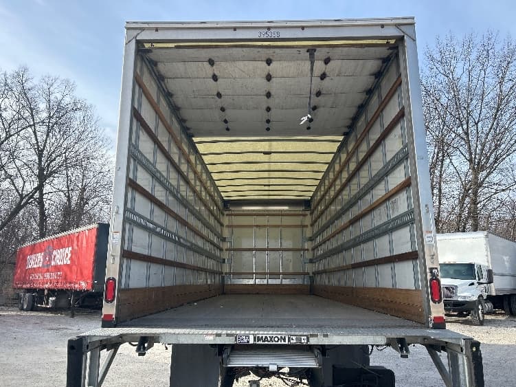 2022 Freightliner M2 106 in Evansville, IN — photo 8