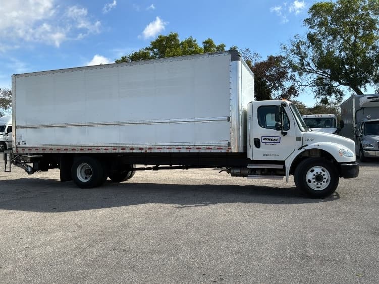 2022 Freightliner M2 106 in Springfield, MO — photo 4