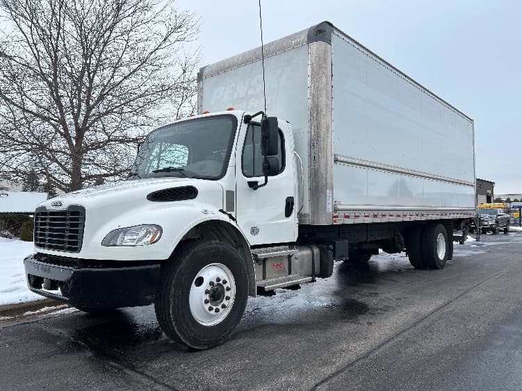 2022 Freightliner M2 106 in Milwaukee, WI — photo 3