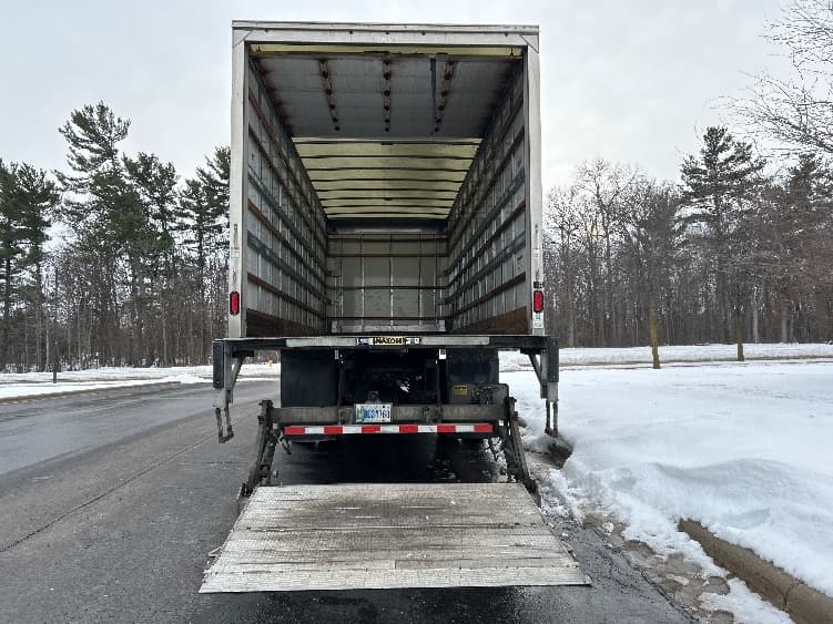 2022 Freightliner M2 106 in Milwaukee, WI — photo 9
