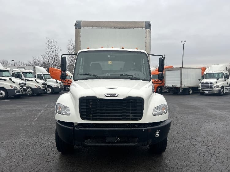 2022 Freightliner M2 106 in Obetz, OH — photo 2