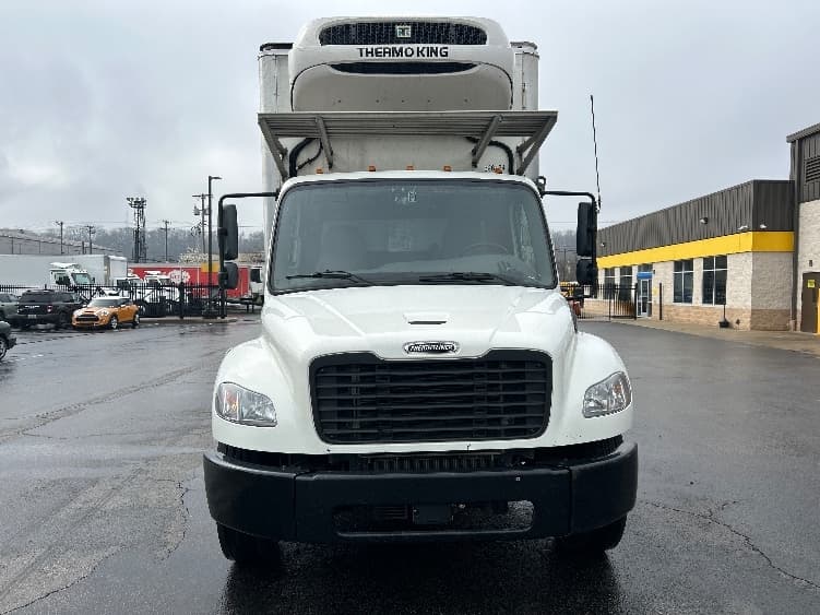 2022 Freightliner M2 106 in Pittsburgh, PA — photo 2