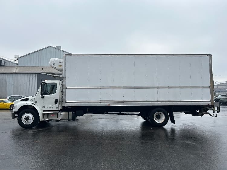 2022 Freightliner M2 106 in Pittsburgh, PA — photo 4