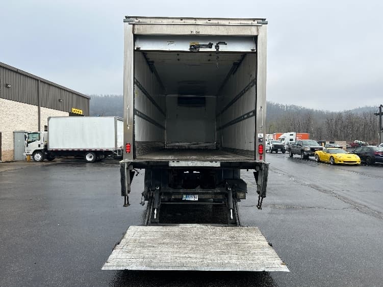 2022 Freightliner M2 106 in Pittsburgh, PA — photo 9