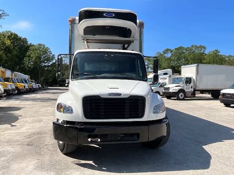 2022 Freightliner M2 106 in Ocala, FL — photo 2