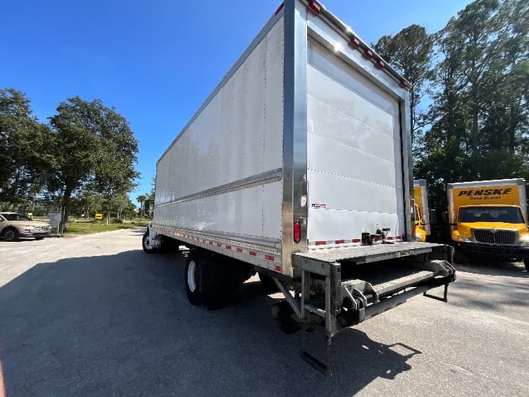 2022 Freightliner M2 106 in Ocala, FL — photo 6