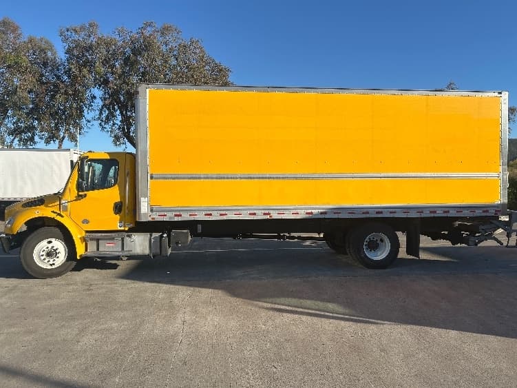 2022 Freightliner M2 106 in Fontana, CA — photo 4