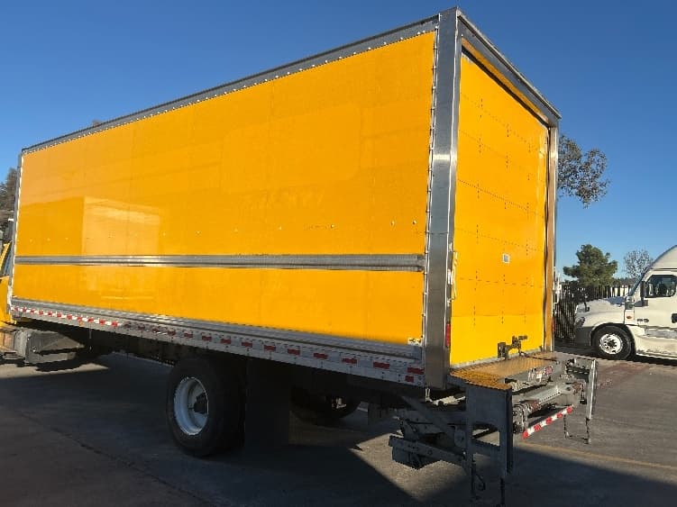 2022 Freightliner M2 106 in Fontana, CA — photo 6