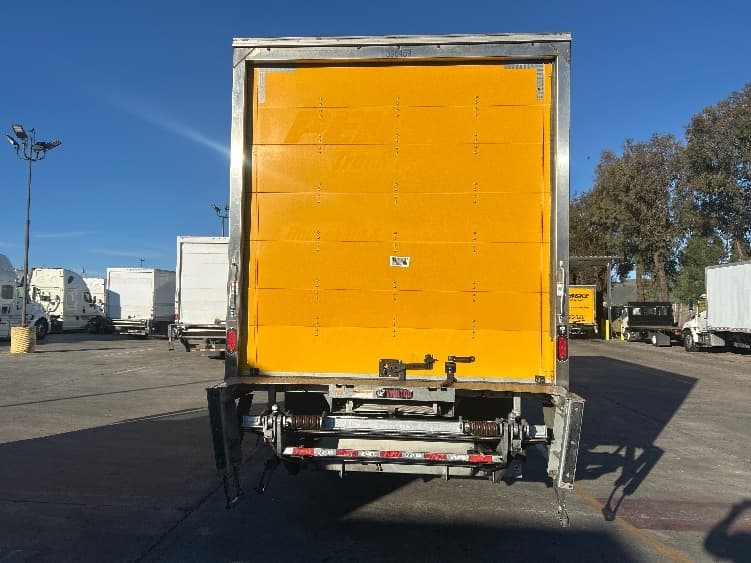 2022 Freightliner M2 106 in Fontana, CA — photo 7
