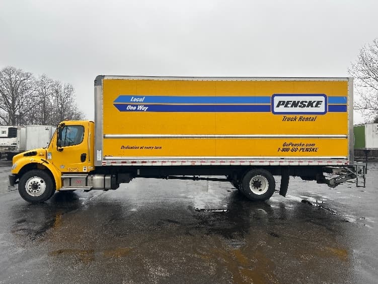 2022 Freightliner M2 106 in Middlefield, OH — photo 4