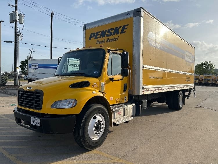 2022 Freightliner M2 106 in Houston, TX — photo 3