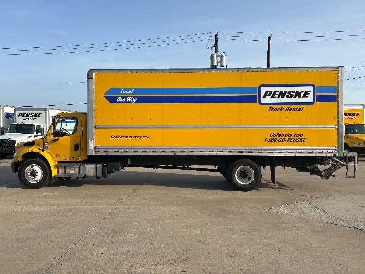 2022 Freightliner M2 106 in Houston, TX — photo 4