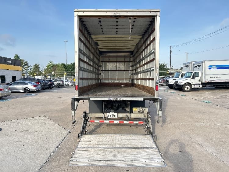 2022 Freightliner M2 106 in Houston, TX — photo 9