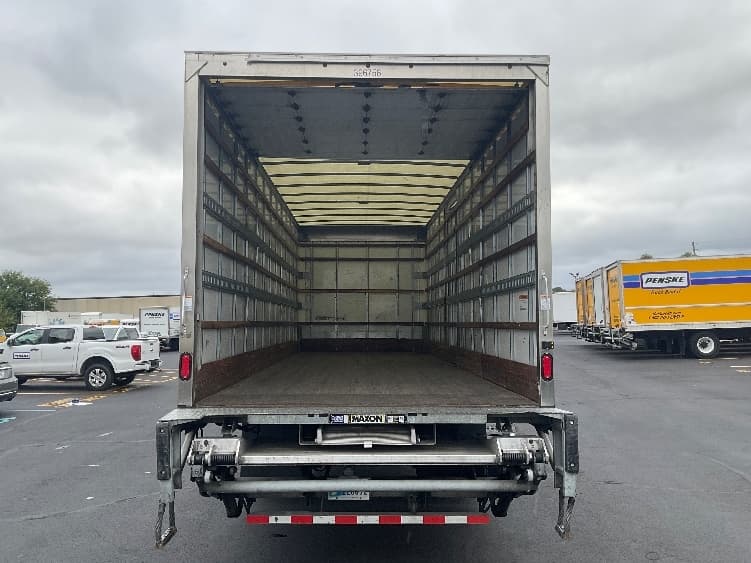 2022 Freightliner M2 106 in Indianapolis, IN — photo 8